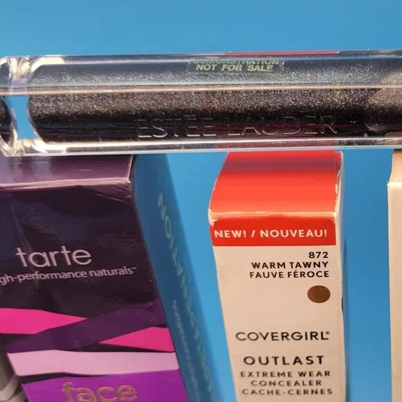 25 Piece Makeup / Beauty Bundle - Kat Von D, Tarte, Estee Lauder, Milk, Saie +